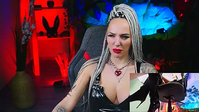 MonicaMaxwel online show from February 19, 2025, 6:21 pm