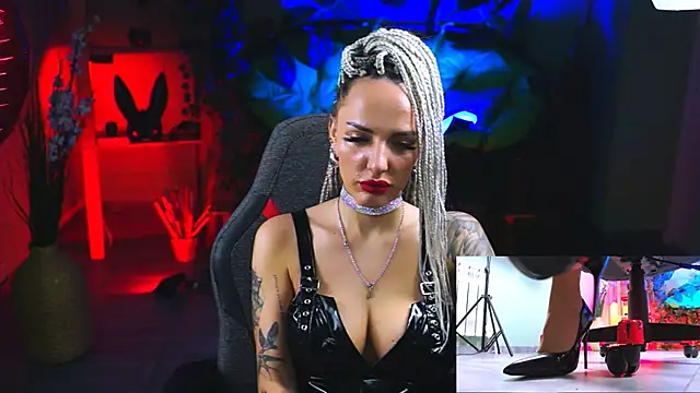 MonicaMaxwel online show from February 23, 2025, 6:01 pm