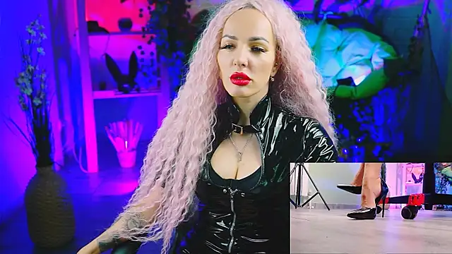 MonicaMaxwel online show from March 22, 2025, 11:42 am