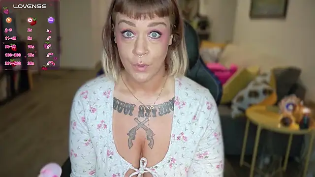 Snapshot of WendyDarling chatting on February 24, 2025, 8:25 pm WendyDarling online show from February 24, 2025, 8:25 pm