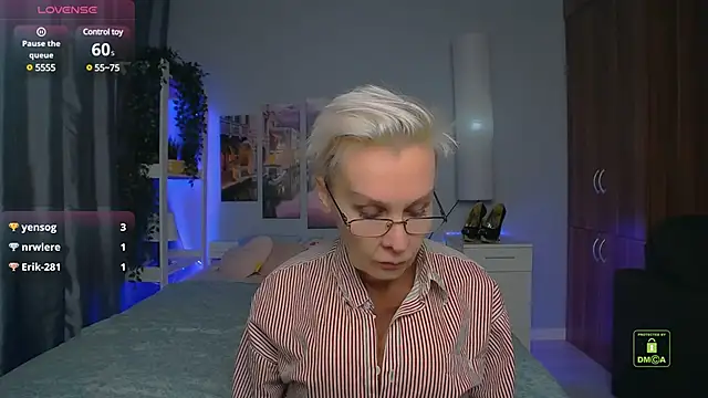 HelgaHimmell online show from December 9, 2024, 6:25 pm