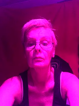 HelgaHimmell online show from November 15, 2025, 9:43 pm