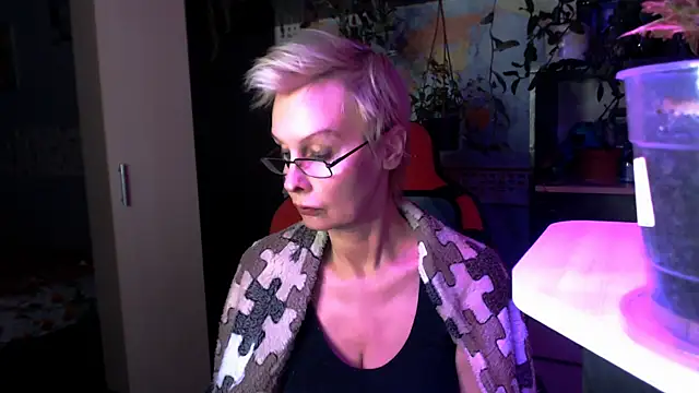 HelgaHimmell online show from April 5, 2026, 4:48 pm