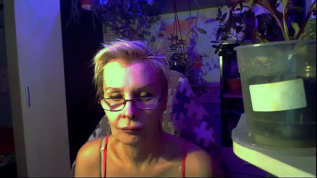 Snapshot of HelgaHimmell chatting on May 9, 2026, 10:26 pm HelgaHimmell online show from May 9, 2026, 10:26 pm
