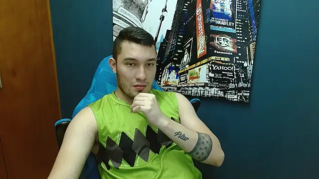 Snapshot of Airon_Blade chatting on January 22, 2025, 9:54 pm Airon Blade online show from January 22, 2025, 9:54 pm