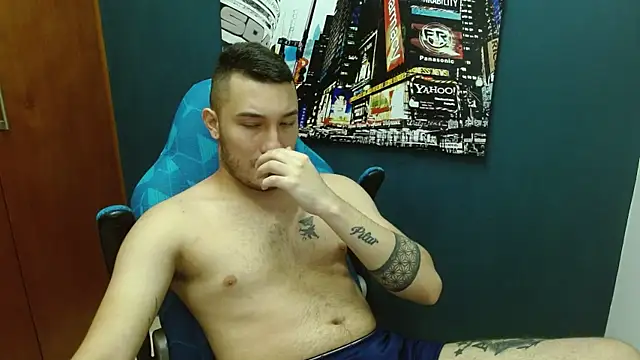 Snapshot of Airon_Blade chatting on February 1, 2025, 1:23 am Airon Blade online show from February 1, 2025, 1:23 am
