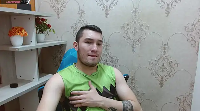 Snapshot of Airon_Blade chatting on February 15, 2025, 10:42 pm Airon Blade online show from February 15, 2025, 10:42 pm