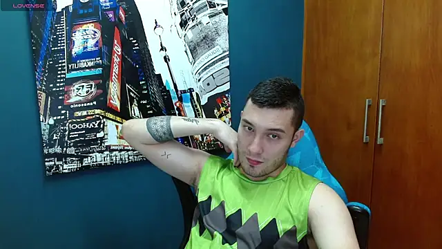 Snapshot of Airon_Blade chatting on March 4, 2025, 10:27 pm Airon Blade online show from March 4, 2025, 10:27 pm