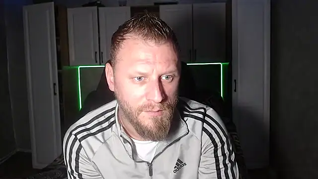 ANGELALEXYNO2024 online show from November 11, 2025, 5:02 pm