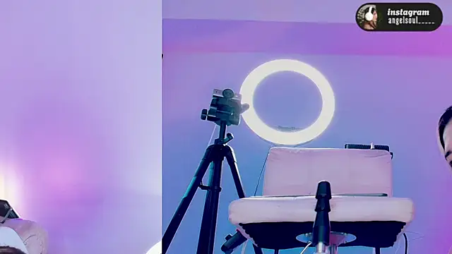 Angelst   online show from April 1, 2026, 1:39 am