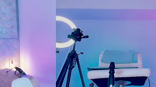 Angelst   online show from April 4, 2026, 1:48 am