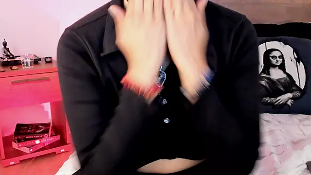 YenniferCurly online show from February 7, 2025, 12:06 pm