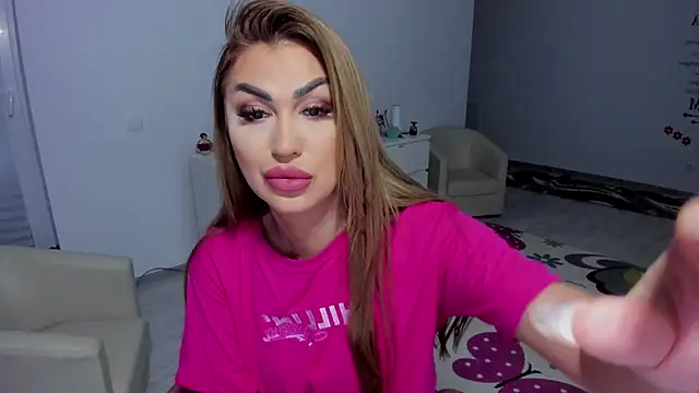 GlossyDiamondX online show from February 5, 2025, 5:41 am