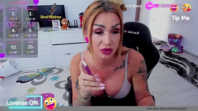 GlossyDiamondX online show from September 25, 2025, 10:19 am