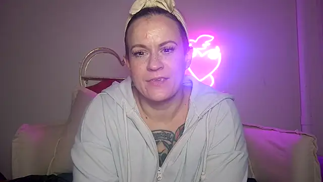 quinnmariexo online show from January 11, 2026, 5:01 am