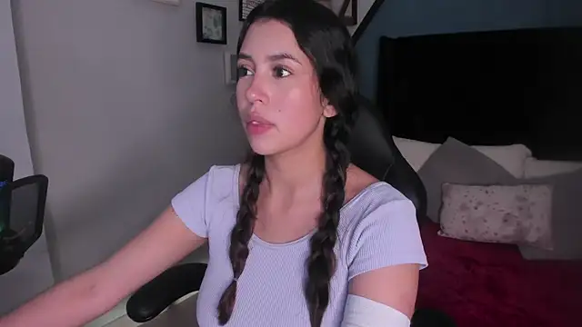 youpinkgirl  online show from October 2, 2025, 8:38 pm