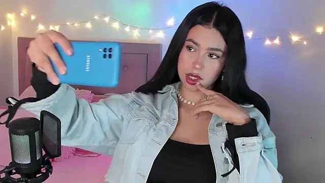 youpinkgirl  online show from December 17, 2025, 9:10 pm