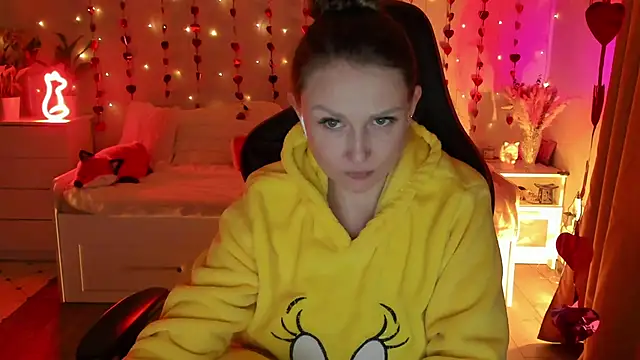 desperatehousewife   online show from February 6, 2025, 10:37 am