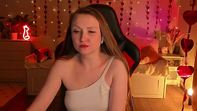 desperatehousewife   online show from February 13, 2025, 3:18 am