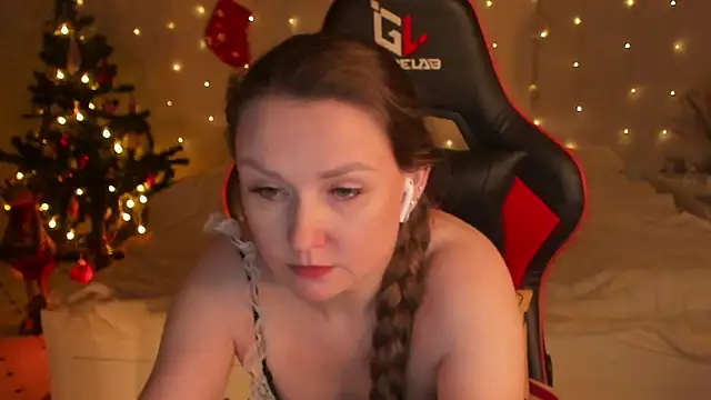 desperatehousewife   online show from January 8, 2026, 5:04 pm