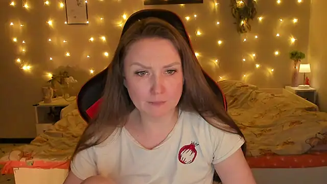 Snapshot of desperatehousewife__ chatting on May 16, 2026, 7:12 pm desperatehousewife online show from May 16, 2026, 7:12 pm