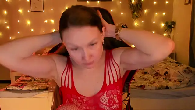 Snapshot of desperatehousewife__ chatting on June 29, 2026, 8:20 pm desperatehousewife online show from June 29, 2026, 8:20 pm