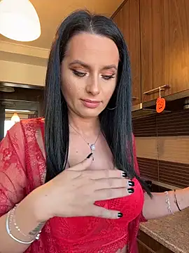 Hotmomcheckk  online show from November 25, 2025, 11:32 am