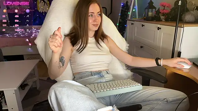 LinaWitch online show from December 7, 2024, 2:02 pm