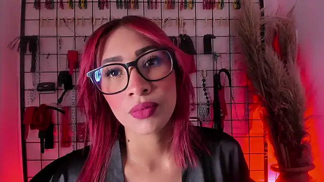 charrlotte quinn online show from September 18, 2025, 9:17 pm