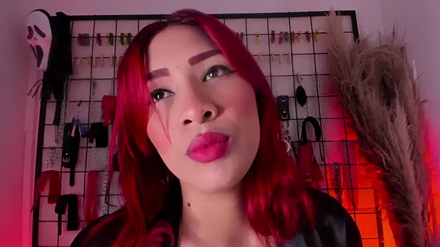 charrlotte quinn online show from November 3, 2025, 2:40 pm