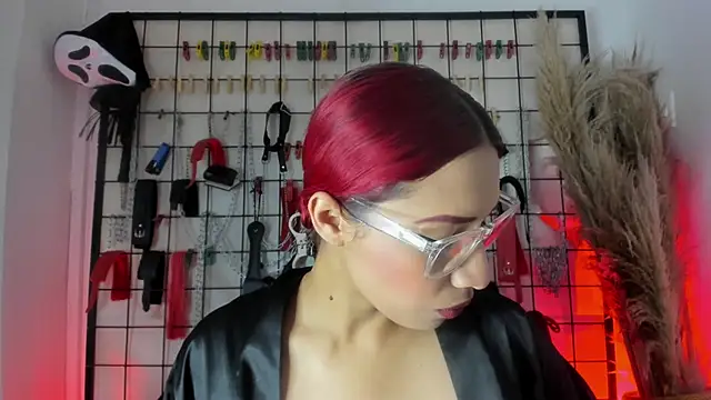 charrlotte quinn online show from November 28, 2025, 3:14 pm