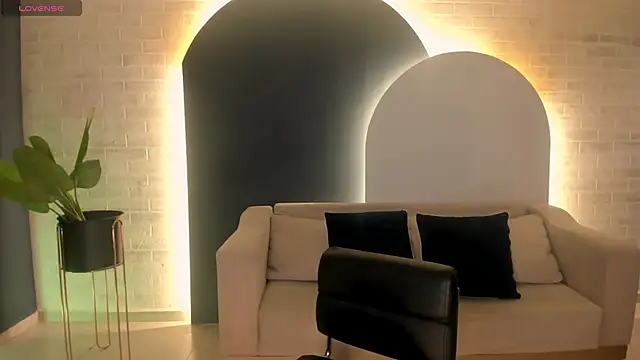 MollySundersX online show from December 4, 2025, 4:33 am