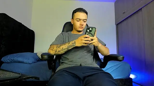 male pussy online show from September 26, 2025, 5:17 pm