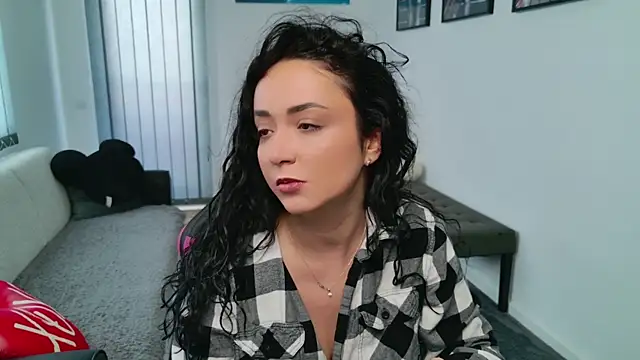 KatherineRyder online show from April 8, 2026, 7:41 am