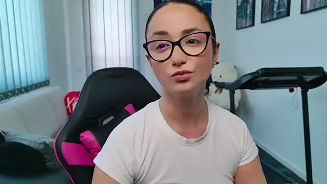 KatherineRyder online show from April 19, 2026, 10:25 am