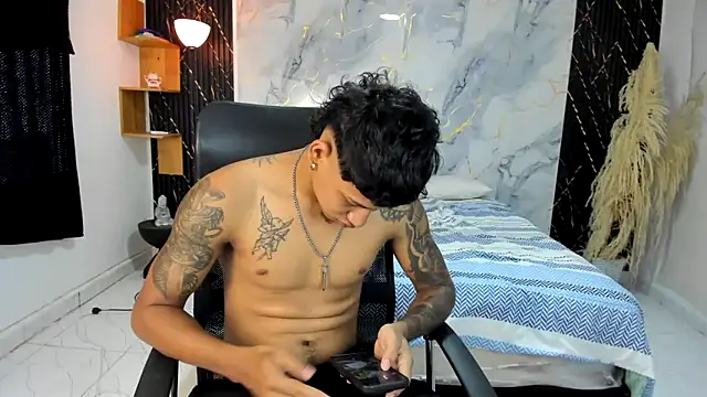 Snapshot of slim_master12 chatting on April 25, 2026, 7:00 pm slim master12 online show from April 25, 2026, 7:00 pm