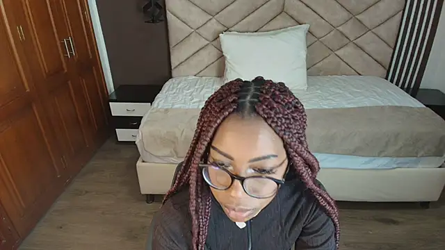Snapshot of Raquel_jones chatting on January 16, 2025, 11:48 am Raquel jones online show from January 16, 2025, 11:48 am