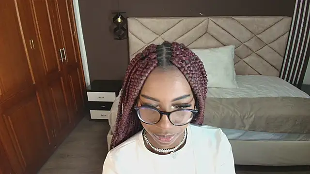 Snapshot of Raquel_jones chatting on January 17, 2025, 11:27 am Raquel jones online show from January 17, 2025, 11:27 am