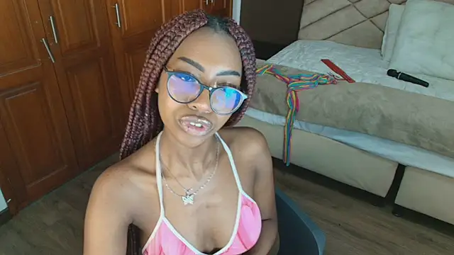 Snapshot of Raquel_jones chatting on January 25, 2025, 2:47 pm Raquel jones online show from January 25, 2025, 2:47 pm