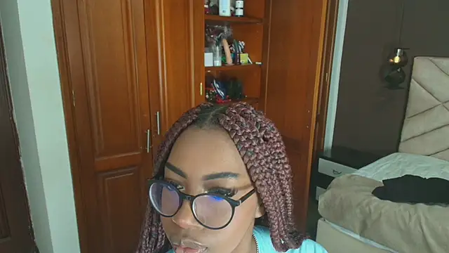 Snapshot of Raquel_jones chatting on January 27, 2025, 11:54 am Raquel jones online show from January 27, 2025, 11:54 am