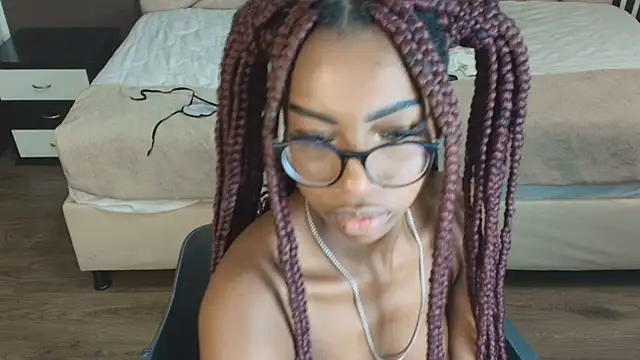 Snapshot of Raquel_jones chatting on February 6, 2025, 5:30 pm Raquel jones online show from February 6, 2025, 5:30 pm