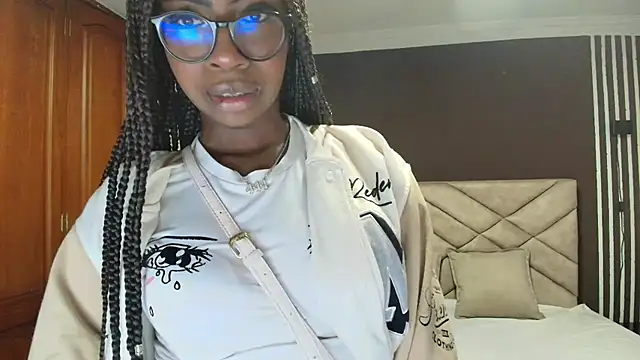 Snapshot of Raquel_jones chatting on September 25, 2025, 12:09 pm Raquel jones online show from September 25, 2025, 12:09 pm