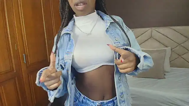 Snapshot of Raquel_jones chatting on October 15, 2025, 7:14 pm Raquel jones online show from October 15, 2025, 7:14 pm