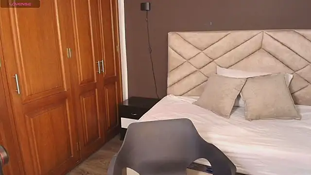 Raquel jones online show from November 12, 2025, 11:43 am