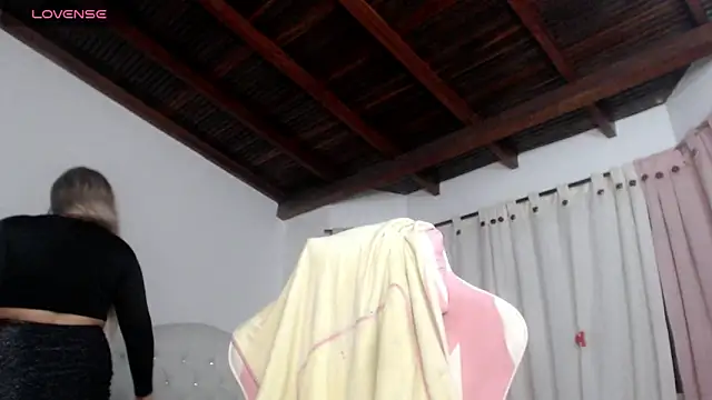 milk cow  online show from October 7, 2025, 6:21 am