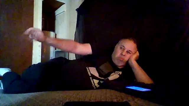 Nightshade7712 online show from December 13, 2025, 10:48 pm