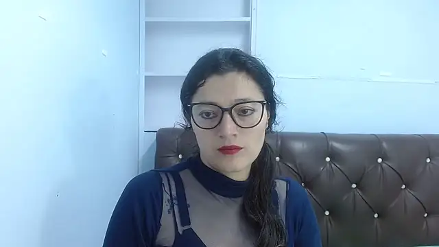 lunazulsj online show from January 6, 2025, 4:34 pm