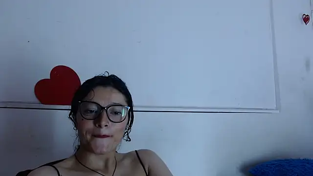 lunazulsj online show from March 15, 2025, 6:21 pm