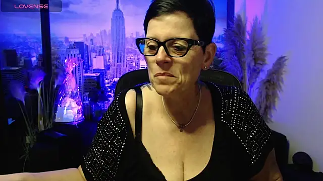 Snapshot of ninarandmann chatting on June 3, 2026, 8:14 pm ninarandmann online show from June 3, 2026, 8:14 pm