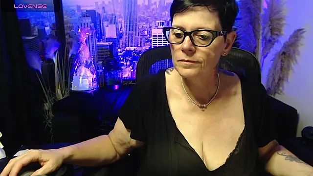 ninarandmann online show from June 26, 2026, 5:39 pm